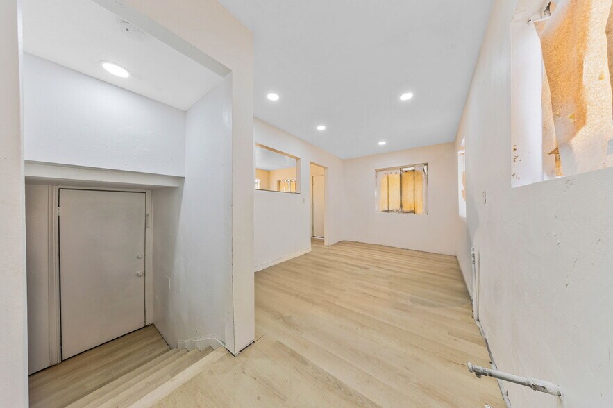 More Photos Of 38652 9th St E, Palmdale Apartments For Lease