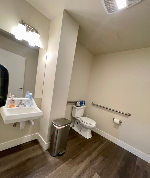 More Photos Of 1342 Lincoln Ave, San Jose Storefront Retail Office For Lease