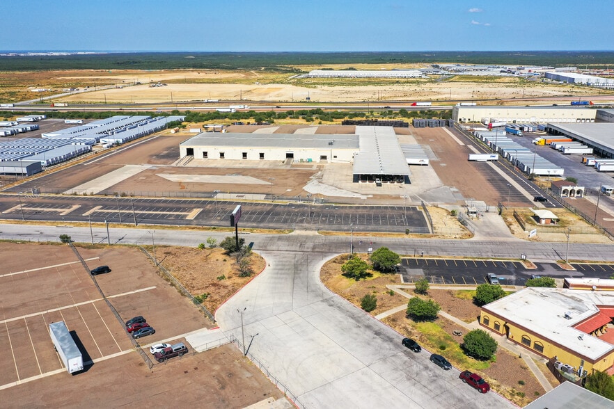 More Photos Of 13145 S Unitec Dr, Laredo Truck Terminal For Sale