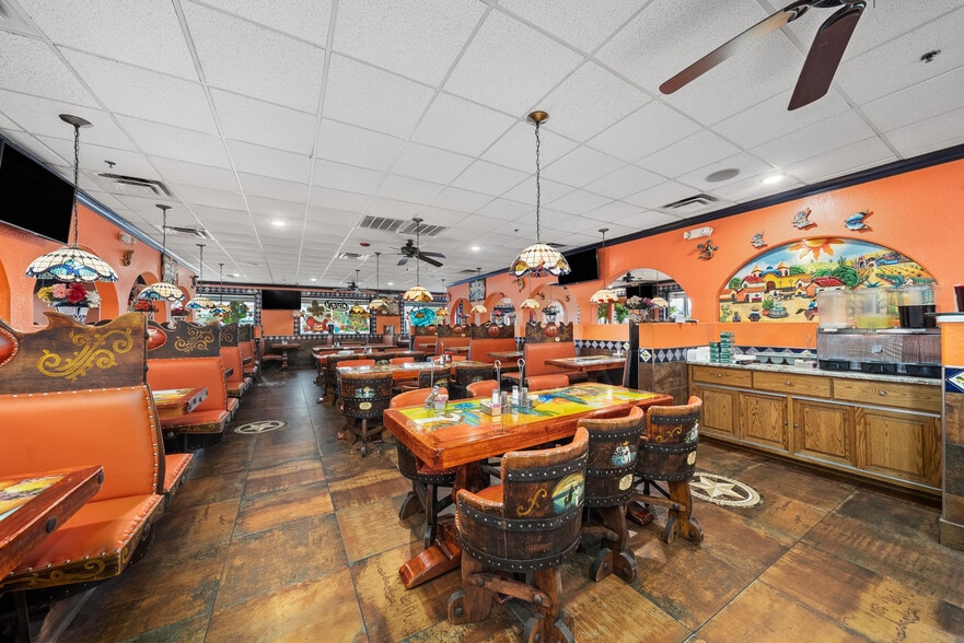 More Photos Of 1420 Interstate Dr, Cookeville Restaurant For Sale