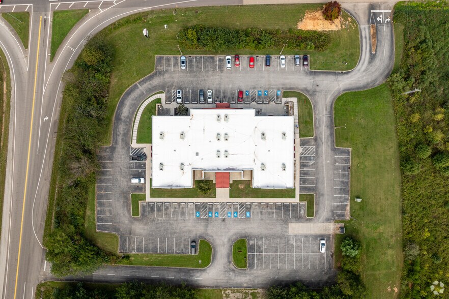 More Photos Of 2497 S Roane St, Harriman Medical For Sale