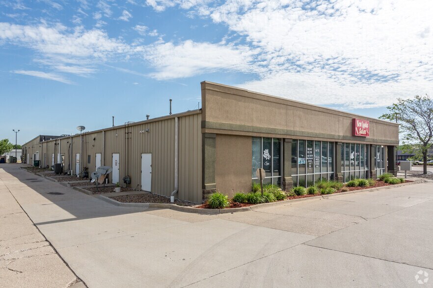 More Photos Of 502 N Ankeny Blvd, Ankeny Health Club For Lease