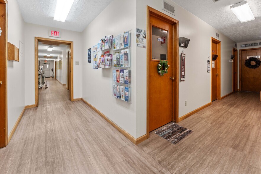 More Photos Of 725 N Pike St, Grafton Office For Sale