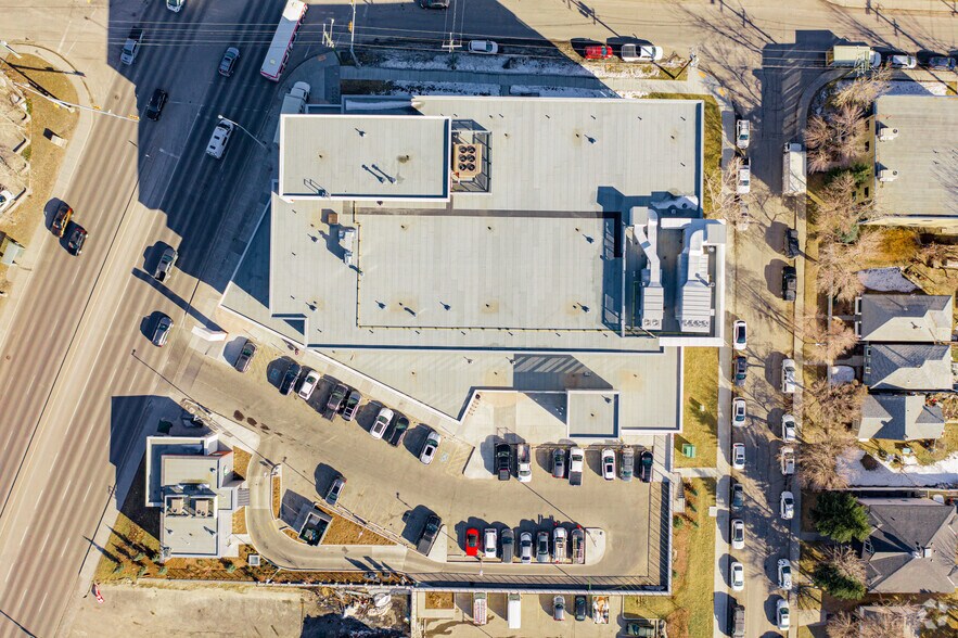 More Photos Of 5512 Macleod Trl SW, Calgary Medical For Lease