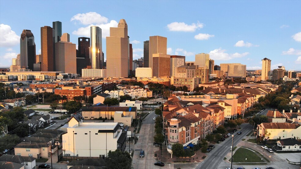 More Photos Of 138 W Gray St, Houston Office For Lease