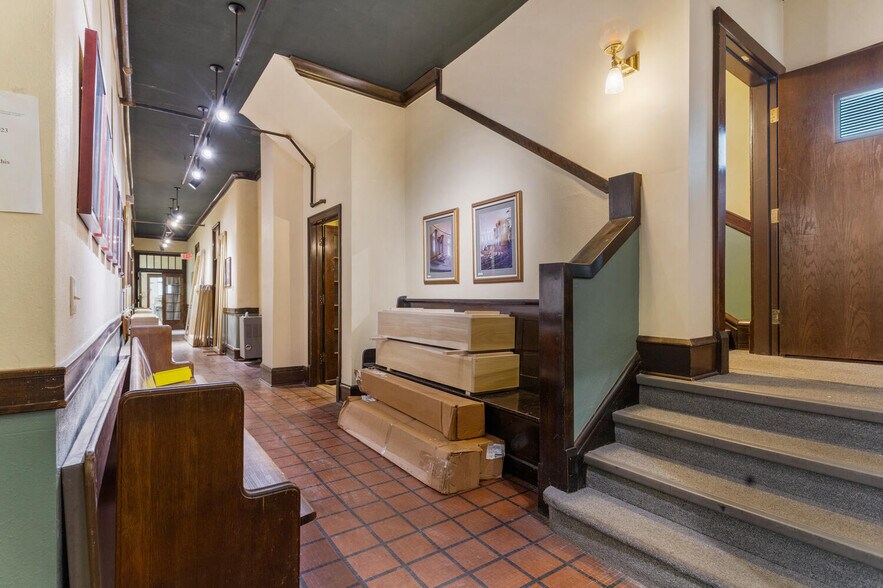 More Photos Of 112 W Hill St, Champaign Multifamily For Sale