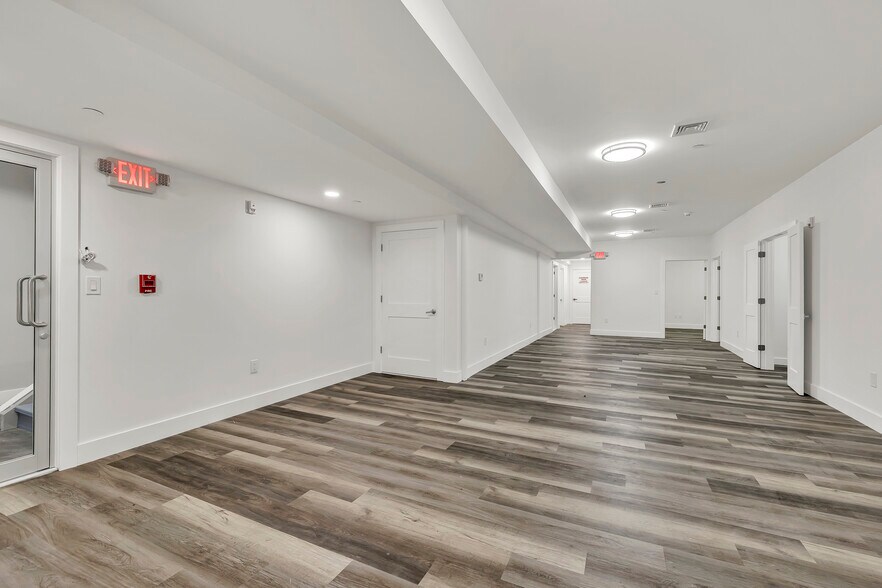 More Photos Of 533 Greenwich St, Hempstead Apartments For Lease