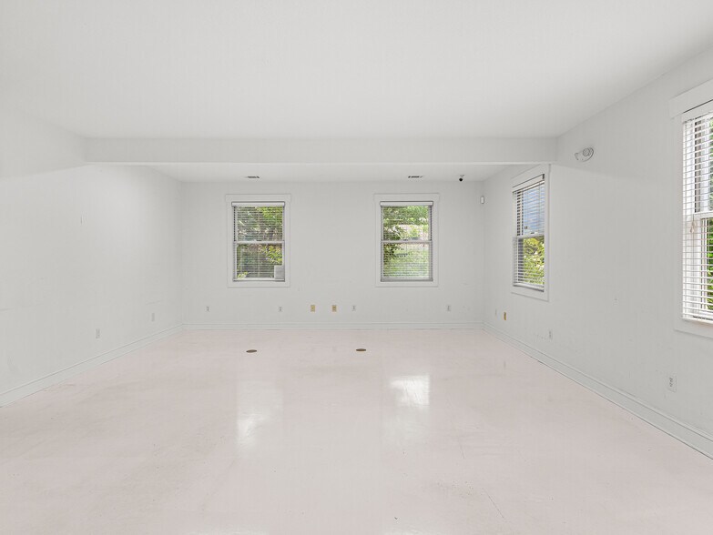 More Photos Of 14 Mimidis Ln, Swannanoa Office For Sale