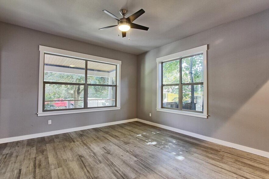 More Photos Of 215 NE 30th Ave, Portland Multifamily For Sale