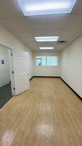 More Photos Of 100 Governors Trace, Fayetteville Office For Lease