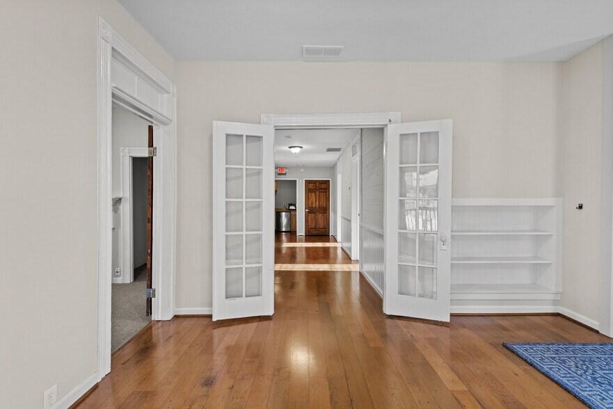 More Photos Of 90 E Moreno St, Buford Office Residential For Sale