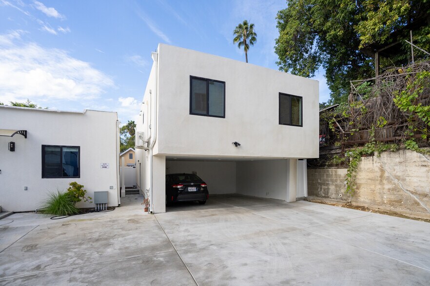 More Photos Of 1637-1639 1/2 Micheltorena St, Los Angeles Apartments For Sale