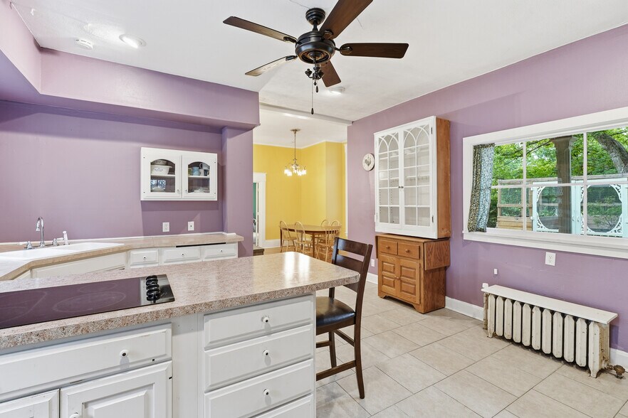 More Photos Of 2200 W Memorial Dr, Janesville Hospitality For Sale