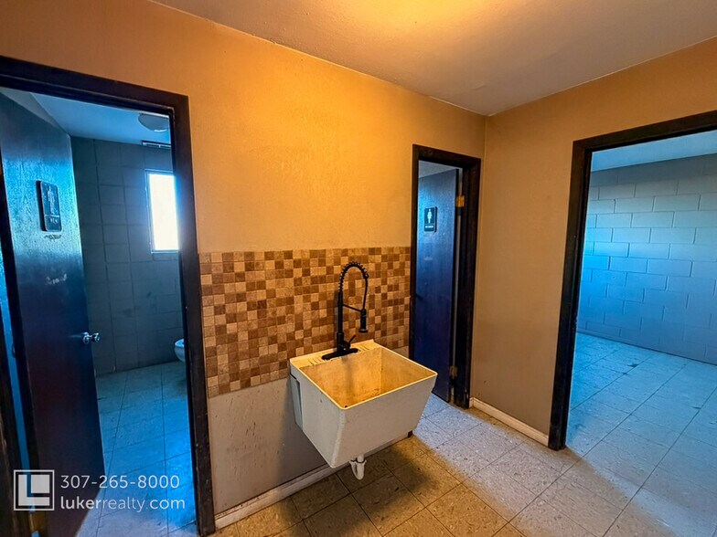 More Photos Of 2279 Six Mile Rd, Casper Distribution For Lease