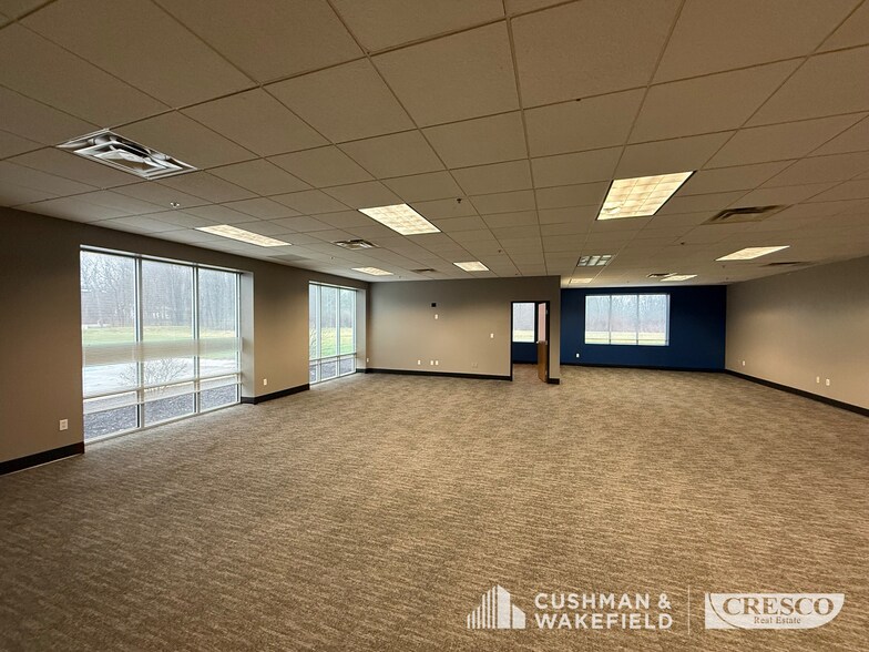 More Photos Of 31500 Bainbridge Rd, Solon Office For Sale