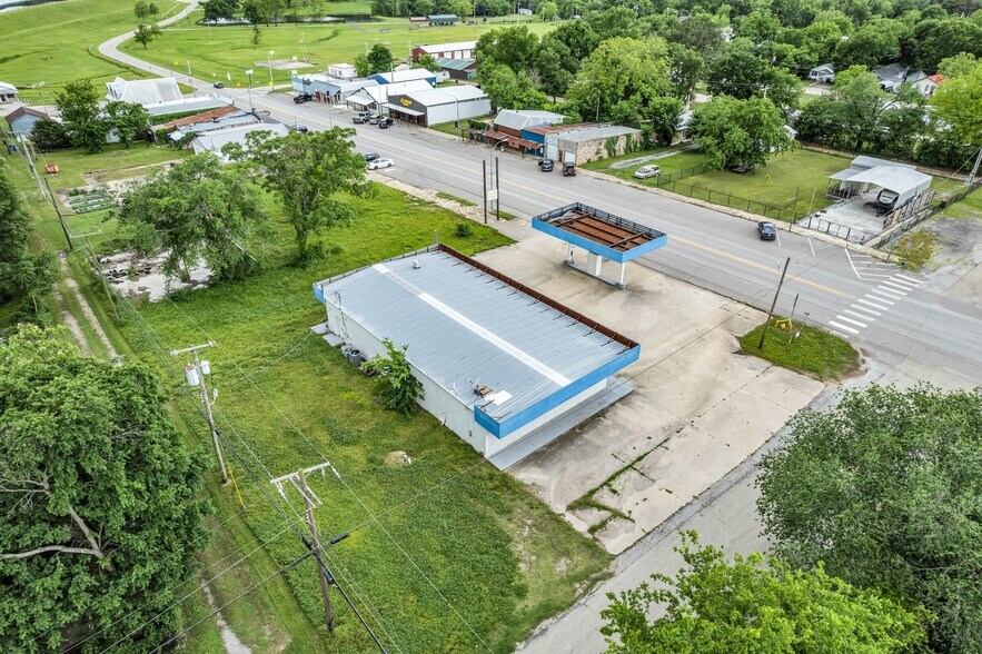 More Photos Of 101 S Main Street, Spavinaw Restaurant For Sale