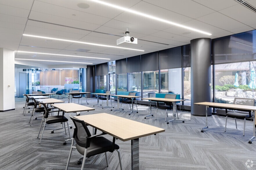 More Photos Of 1 Pierce Pl, Itasca Unknown For Lease