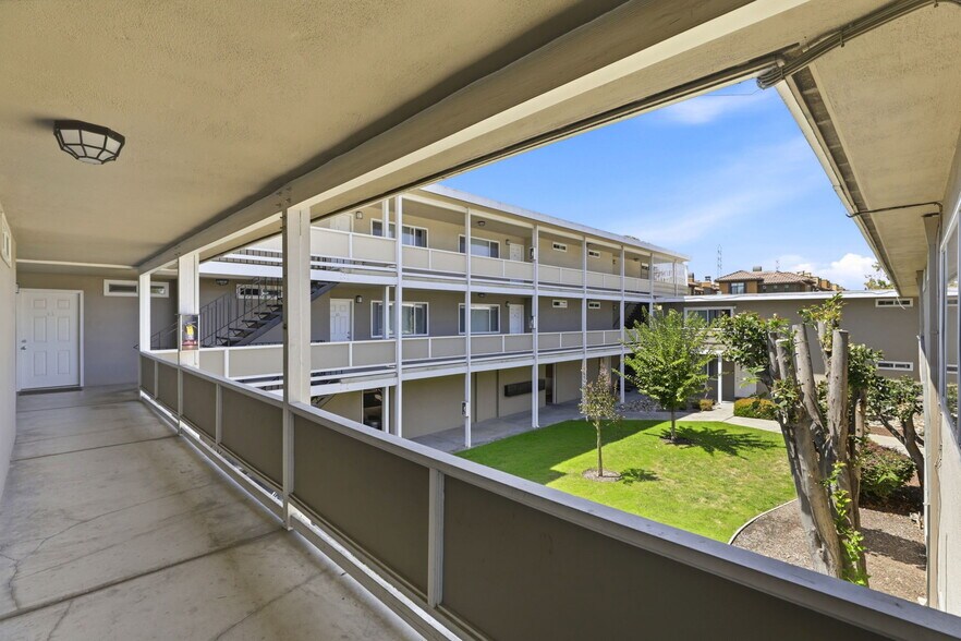 More Photos Of 527 Walker Dr, Mountain View Apartments For Sale