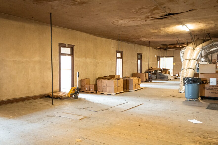 More Photos Of 123 William J Bryan Parkway, Bryan Warehouse For Sale