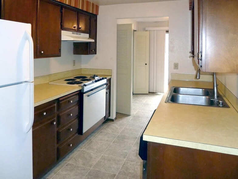 More Photos Of 3639 47th Ave NE, Salem Apartments For Sale