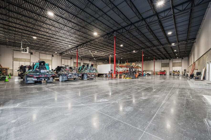 More Photos Of 4889 Alliance Dr, Mason Distribution For Sale