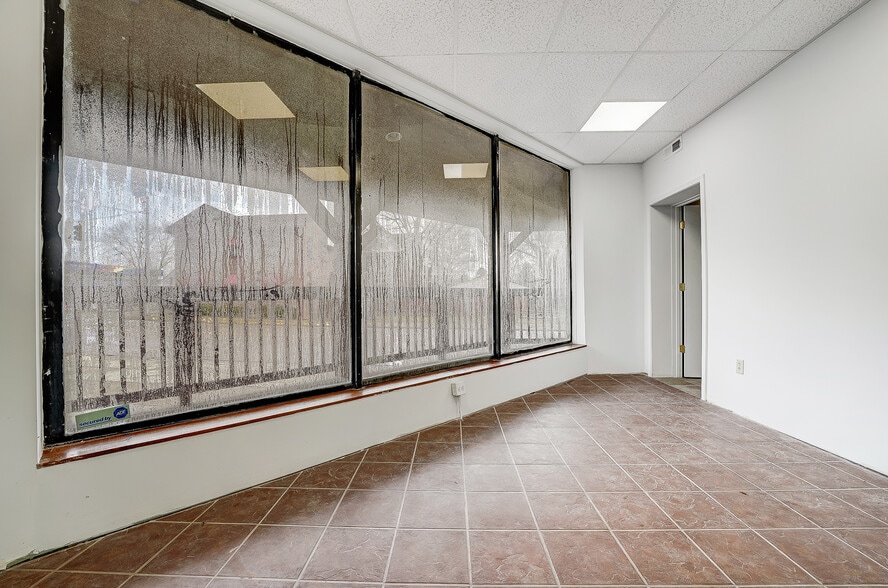More Photos Of 53 E Market St, Germantown Restaurant For Sale