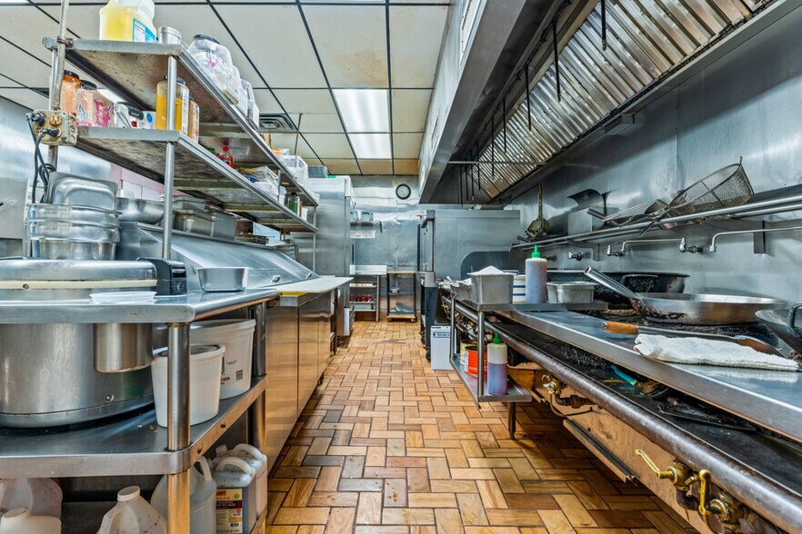 More Photos Of 509 US Highway 271 N, Gilmer Flex For Sale