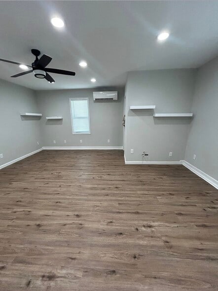 More Photos Of 1430 Congress St, Lafayette Office For Lease