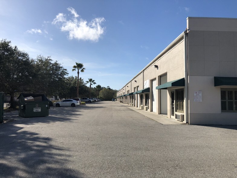 More Photos Of 1050 Innovation Ave, North Port Warehouse For Lease