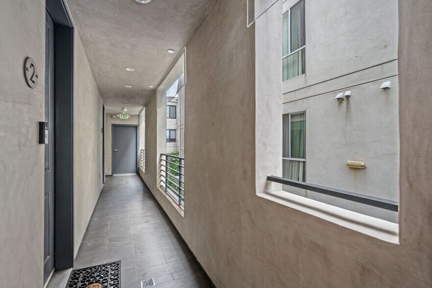 More Photos Of 11254 Mississippi Ave, Los Angeles Multifamily For Sale