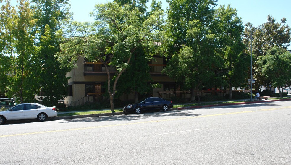 More Photos Of 2550 Honolulu Ave, Montrose Office For Lease
