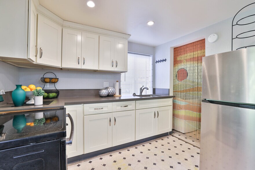 More Photos Of 14527-14529 Big Basin Way, Saratoga Storefront Retail Residential For Sale