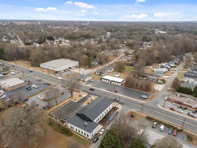 More Photos Of 1484 Dale Earnhardt Blvd, Kannapolis Freestanding For Lease