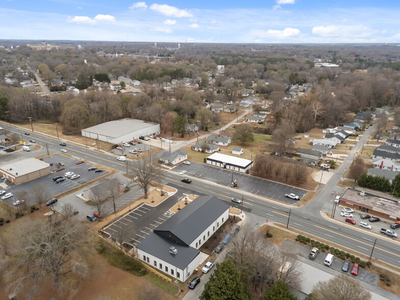 More Photos Of 1484 Dale Earnhardt Blvd, Kannapolis Freestanding For Lease