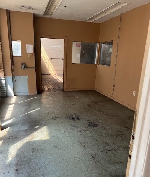 More Photos Of 342 US Highway 22, Green Brook Warehouse For Sale