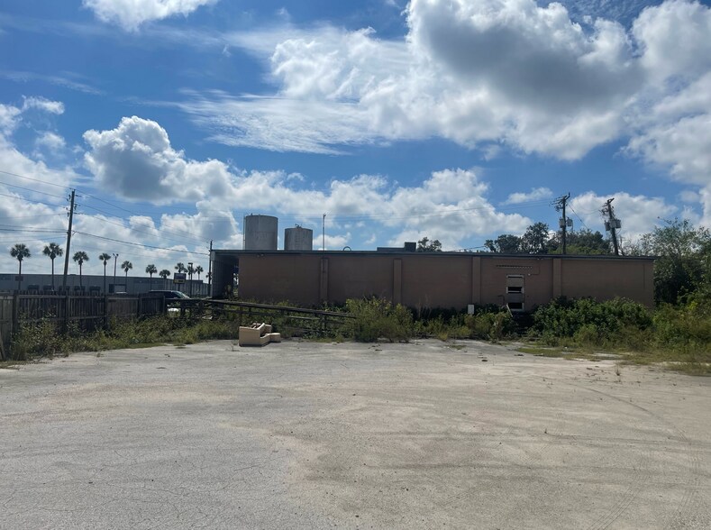 More Photos Of 15439 US Highway 301, Dade City Warehouse For Lease