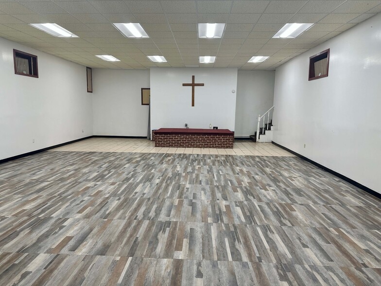 More Photos Of 346 Denison St, Baltimore Religious Facility For Sale