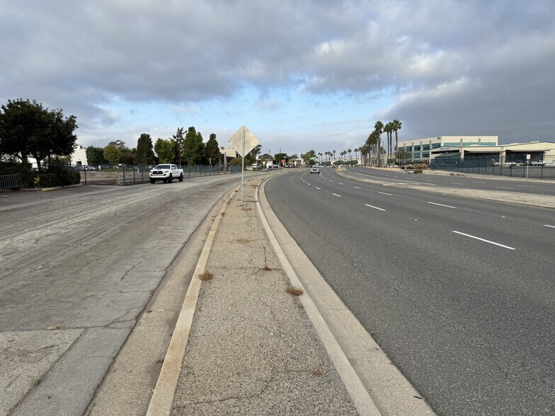 More Photos Of 3070 Airport way, Long Beach Land For Lease