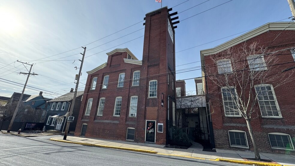 More Photos Of 240 S Main St, Nazareth Flex For Lease