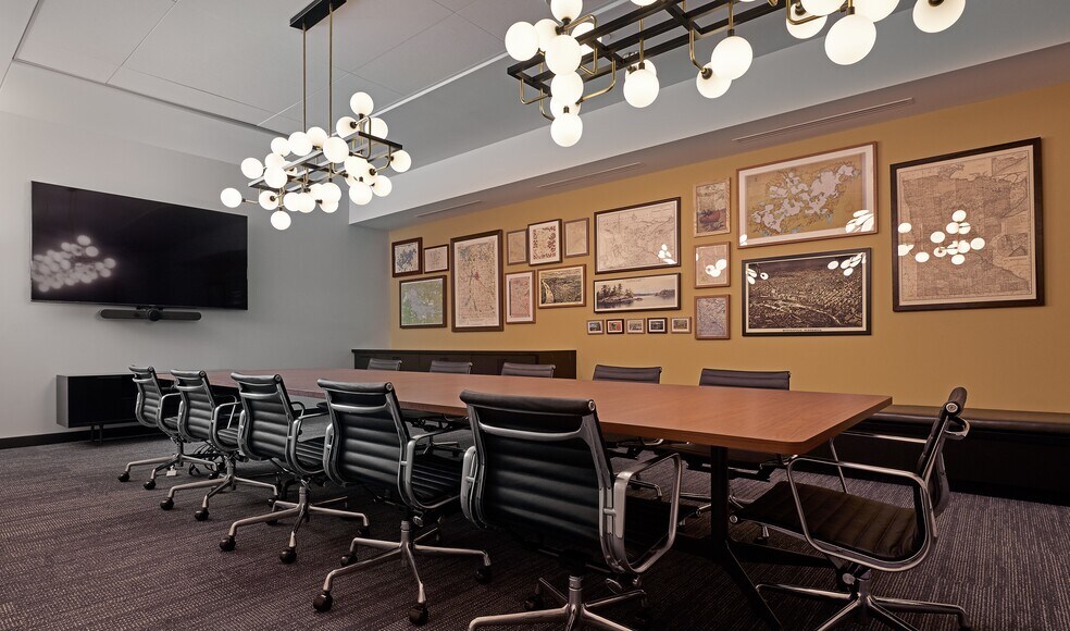 More Photos Of 625 Marquette Ave, Minneapolis Office For Sale