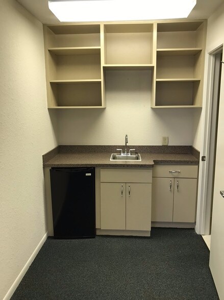 More Photos Of 2600 NASA Rd 1, Seabrook Loft Creative Space For Sale