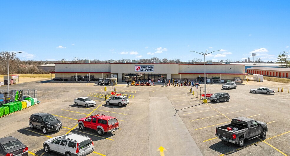 More Photos Of 1208 W Highway 28, Owensville Freestanding For Sale