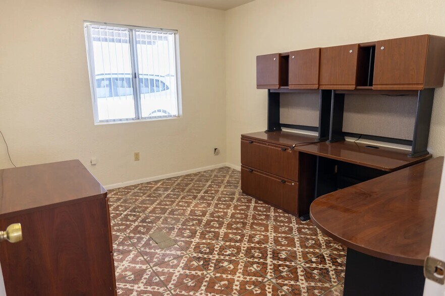 More Photos Of 6553 S Guano Rd, Eloy Warehouse For Sale