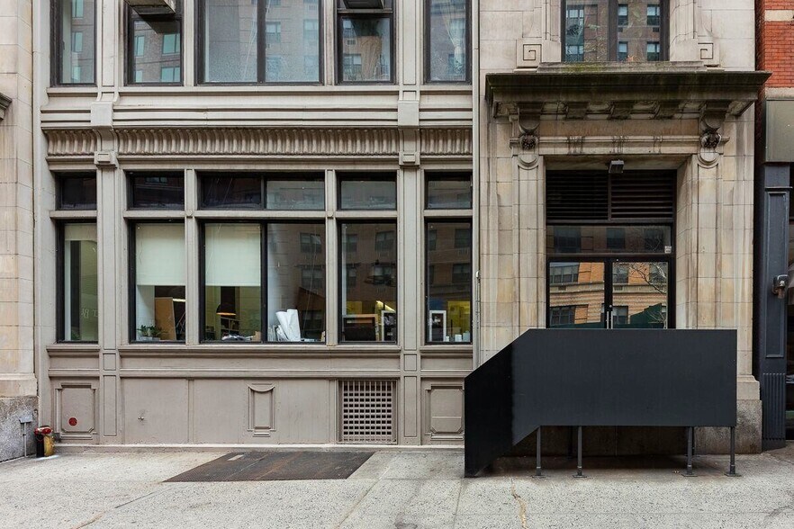 More Photos Of 114-116 E 13th St, New York Apartments For Lease