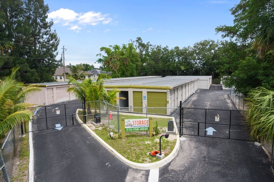 More Photos Of 4870 20th St, Vero Beach Self Storage For Sale