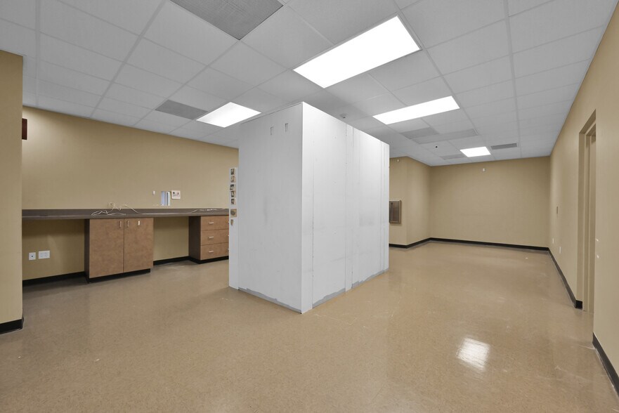 More Photos Of 1126 Rayford Rd, Spring Medical For Sale