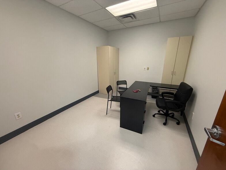 More Photos Of 4661 Sawmill Rd, Upper Arlington Medical For Lease