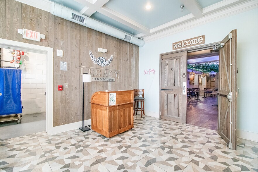 More Photos Of 21 E Athens St, Winder General Retail For Sale