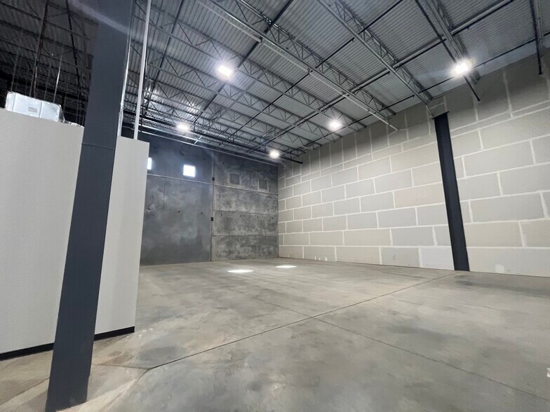 More Photos Of 4617 Sw 25th Cir, Oklahoma City Industrial For Lease