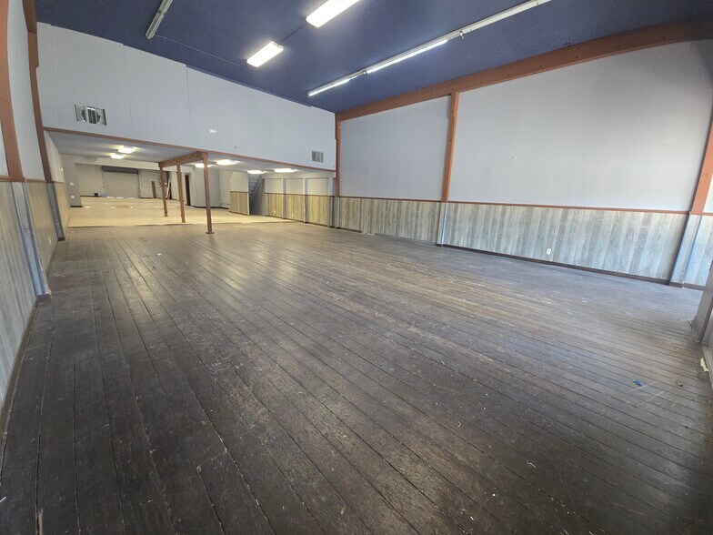 More Photos Of 7641 Monterey St, Gilroy Auto Dealership For Lease